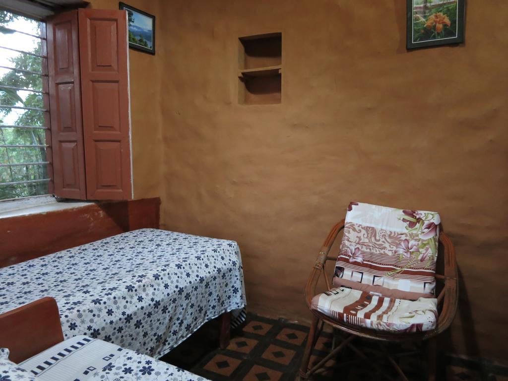 ポカラ ディネッシュ ハウス Bed & Breakfast 部屋 写真